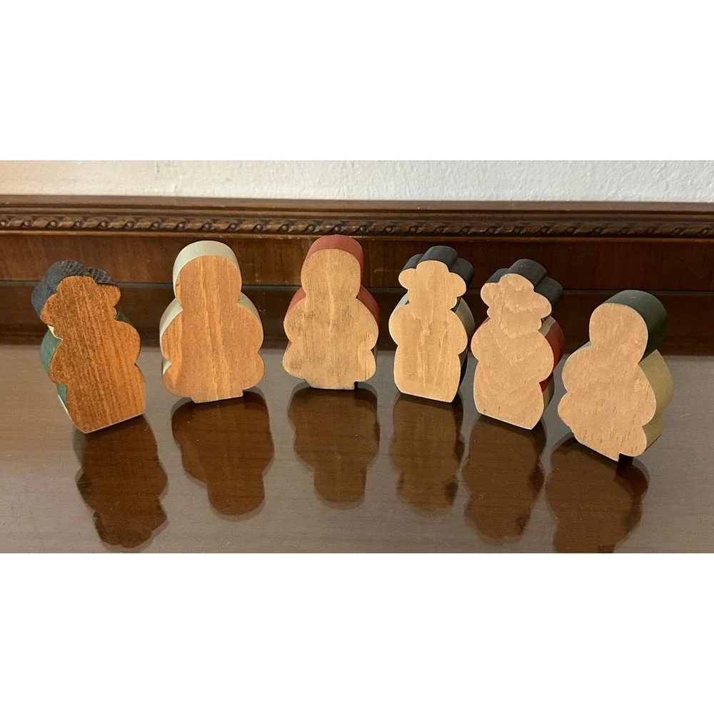 Vintage Style Hand Painted Wooden Christmas Carolers Figurines Set of 6 Folk Art